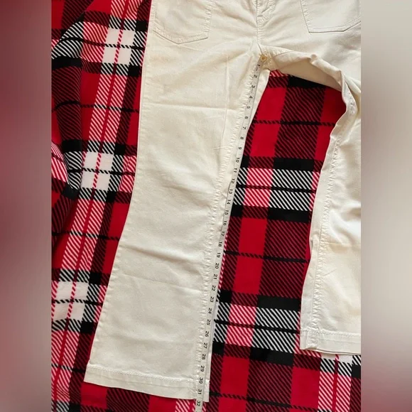Maurices vintage white flare jeans 2 button - Picture 8 of 9